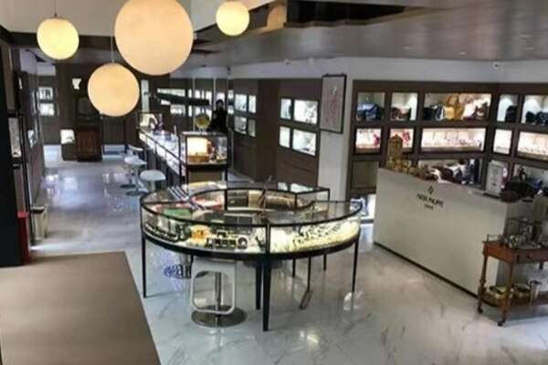 日喀则康马寄卖奢侈品店